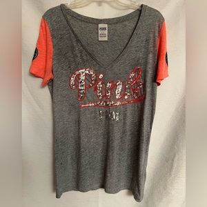 VS Pink tee shirt. Size small